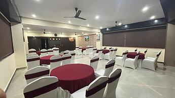 Aliza Inn and Suites