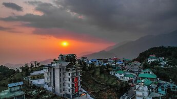 Aliza Inn and Suites