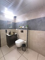 Aliza Inn and Suites
