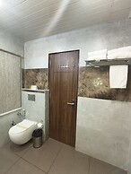 Aliza Inn and Suites