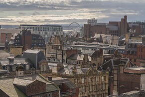 2 Bedroom Penthouse with Parking