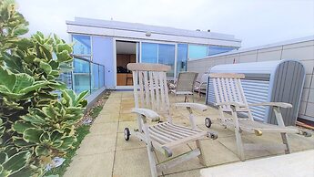 2 Bedroom Penthouse with Parking