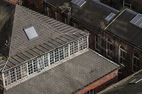 2 Bedroom Penthouse with Parking