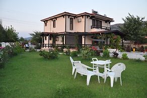 Beautiful 4-bed Villa Private Pools