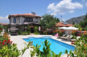 Beautiful 4-bed Villa Private Pools