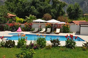 Beautiful 4-bed Villa Private Pools