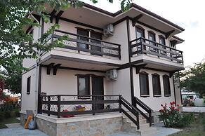 Beautiful 4-bed Villa Private Pools