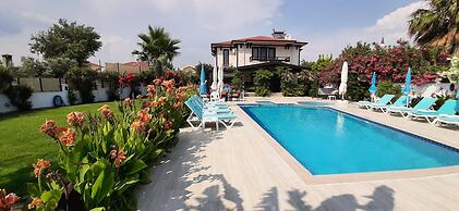 Beautiful 4-bed Villa Private Pools