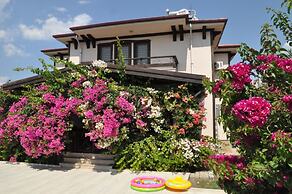 Beautiful 4-bed Villa Private Pools