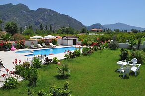 Beautiful 4-bed Villa Private Pools