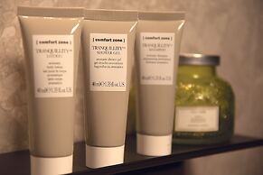 CityZoe Athens Suites