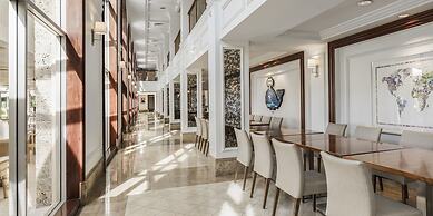 Hamilton Princess - Fairmont Gold Experience