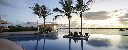 Hamilton Princess - Fairmont Gold Experience