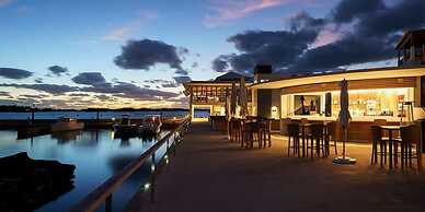 Hamilton Princess - Fairmont Gold Experience