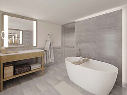 Hamilton Princess - Fairmont Gold Experience