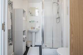 Beautiful 3-bed Apartment in Romford