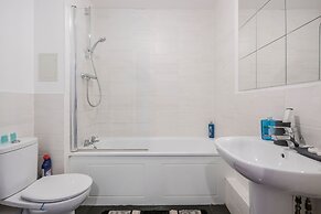 Beautiful 3-bed Apartment in Romford