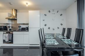 Beautiful 3-bed Apartment in Romford