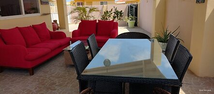 Cozy Home Under the Sun, With Swimmingpool