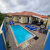 Cozy Home Under the Sun, With Swimmingpool