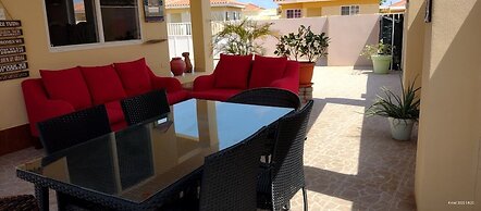 Cozy Home Under the Sun, With Swimmingpool