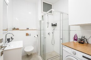 Superb 1Bdr w balcony