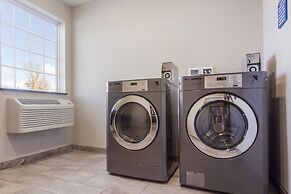 Cobblestone Inn & Suites-Fremont