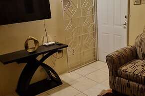 2-bed, Sleeps 4, Private Garden, Parking