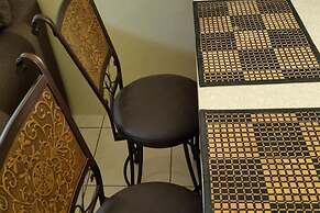 2-bed, Sleeps 4, Private Garden, Parking