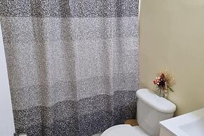 2-bed, Sleeps 4, Private Garden, Parking