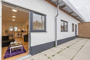 2BR Apt-sleeps 5-accessible-central Dartford