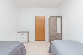 2BR Apt-sleeps 5-accessible-central Dartford