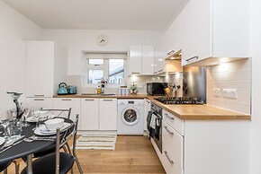 2BR Apt-sleeps 5-accessible-central Dartford