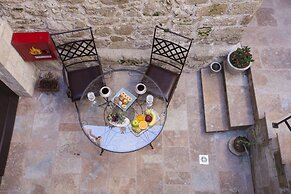 Porolithos Boutique Hotel