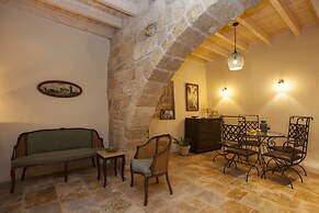 Porolithos Boutique Hotel