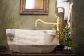 Porolithos Boutique Hotel