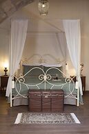 Porolithos Boutique Hotel