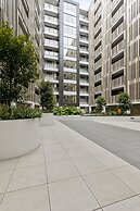 Chic 2BR Pool & Gym - Steps to Ponsonby