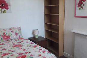 Homely 4-bed House in Manchester