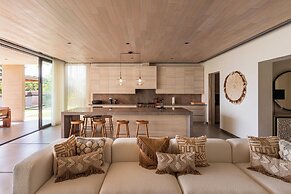 Susurros del Corazón, Auberge Collection