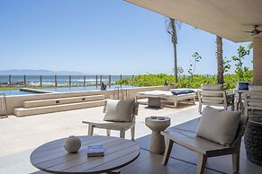 Susurros del Corazón, Auberge Collection