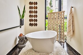 Susurros del Corazón, Auberge Collection