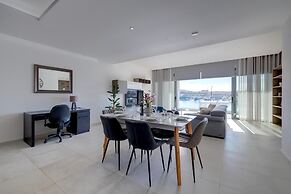 Luxury Apartment With Valletta and Harbour Views