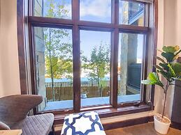 Blackstone Beauty 2 Bedroom Condo by RedAwning