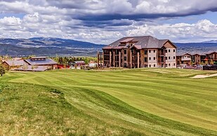 Blackstone Beauty 2 Bedroom Condo by RedAwning