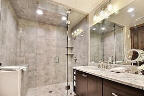 Blackstone Beauty 2 Bedroom Condo by RedAwning