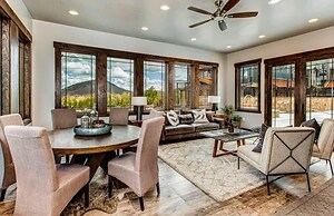 Blackstone Beauty 2 Bedroom Condo by RedAwning