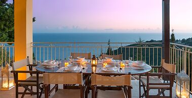 Avlaki Bay House in Paxi