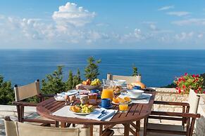 Avlaki Bay House in Paxi