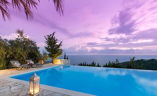 Avlaki Bay House in Paxi